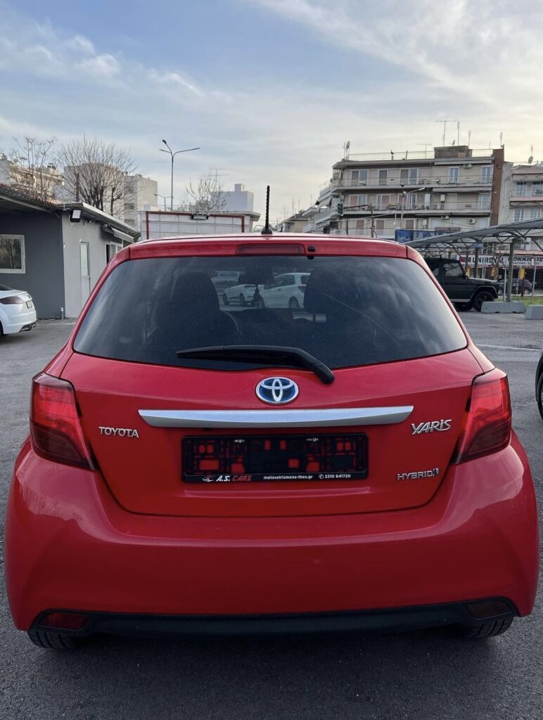 TOYOTA YARIS HYBRID