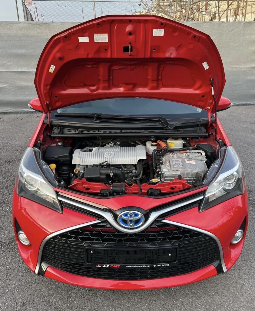 TOYOTA YARIS HYBRID